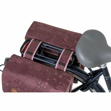 Double Sacoche Vélo BASIL Bohème 35L Rouge Figue 4 Double Sacoche Vélo BASIL Bohème 35L Rouge Figue – Image 2